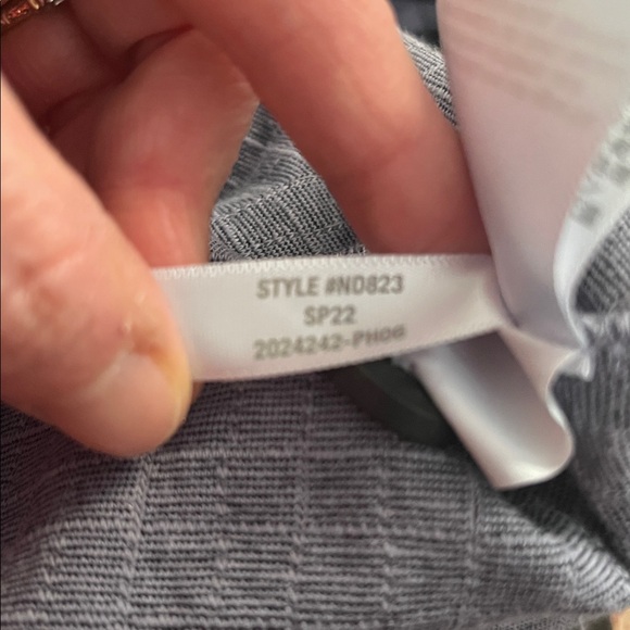 Madewell Gingham Knit Seersucker Button-Shoulder Top – M (Faded Lavender) - Picture 8 of 9